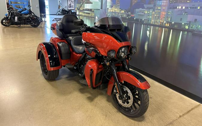 2025 Harley-Davidson Tri Glide Ultra FLHTCUTG