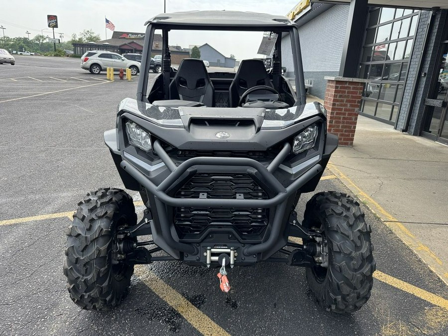 2025 Can-Am® Commander XT 700