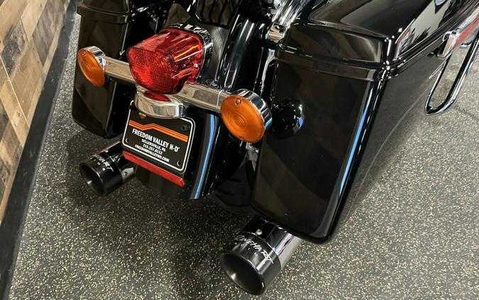 2014 Harley-Davidson® Road King® Vivid Black FLHR