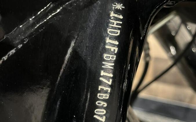 2014 Harley-Davidson® Road King® Vivid Black FLHR