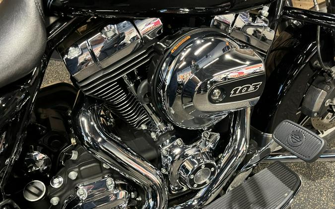 2014 Harley-Davidson® Road King® Vivid Black FLHR