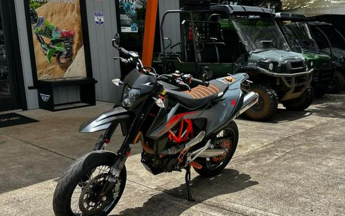 2021 KTM 690SMC