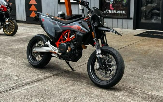 2021 KTM 690SMC