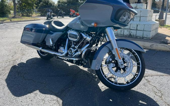 2023 FLTRXS Road Glide® Special in Bright Billiard Blue/ Billiard Gray