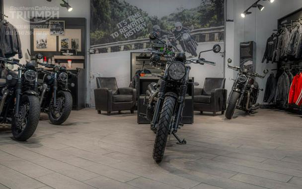 2025 Triumph Scrambler 900 Sapphire Black/Aluminium Silver