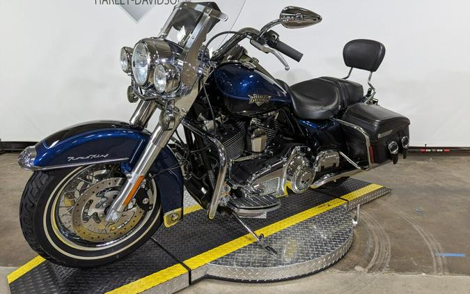 2012 Harley-Davidson Road King Classic Big Blue Pearl/Vivid Black