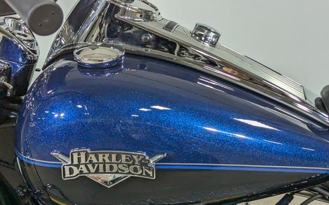 2012 Harley-Davidson Road King Classic Big Blue Pearl/Vivid Black