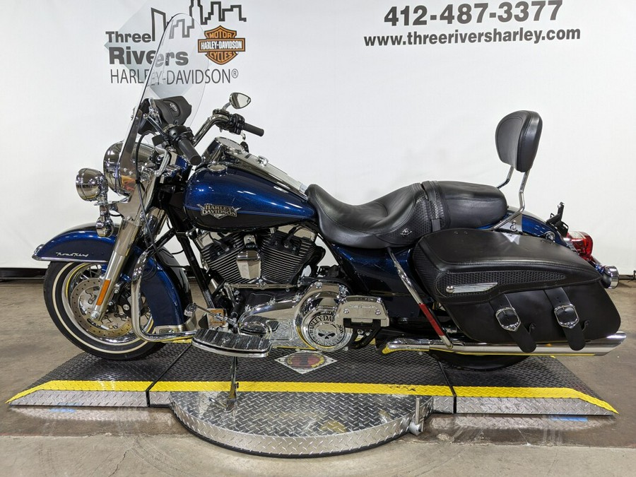 2012 Harley-Davidson Road King Classic Big Blue Pearl/Vivid Black