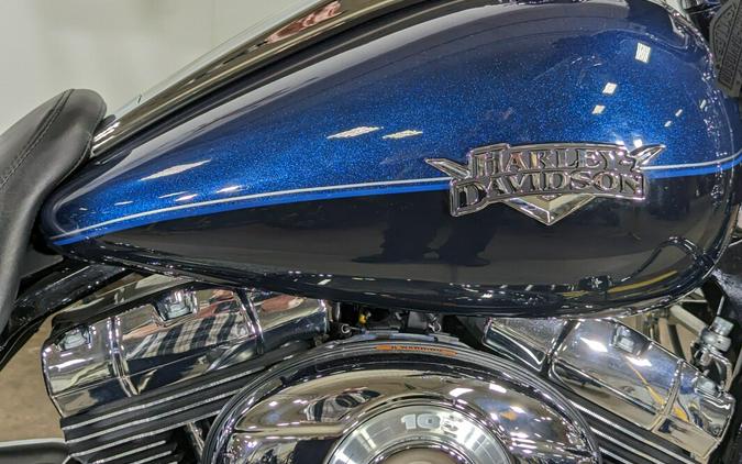 2012 Harley-Davidson Road King Classic Big Blue Pearl/Vivid Black