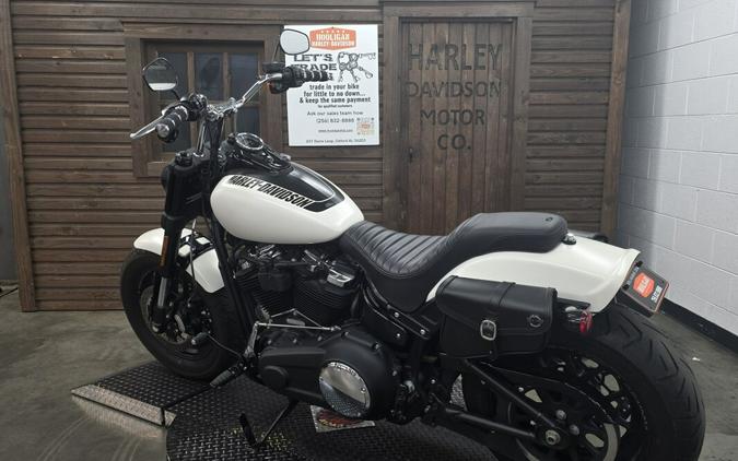 2018 Harley-Davidson® Fat Bob® BNVL SALT DENIM