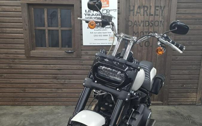 2018 Harley-Davidson® Fat Bob® BNVL SALT DENIM