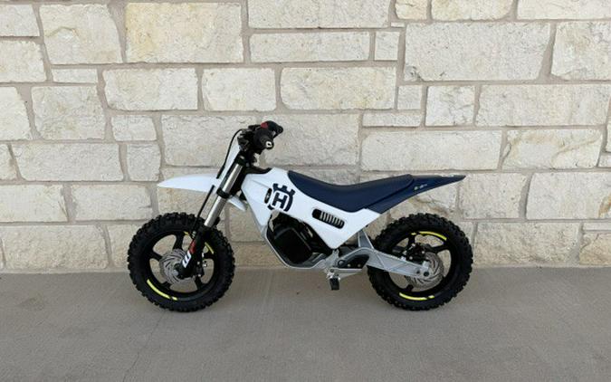 2024 Husqvarna Motorcycles EE 2