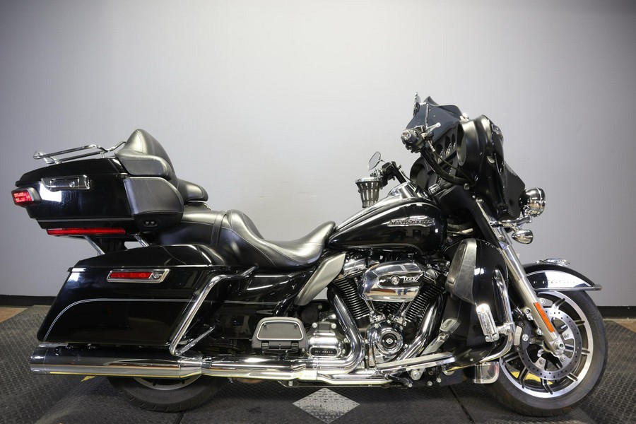 2017 Harley-Davidson Electra Glide Ultra Classic Vivid Black