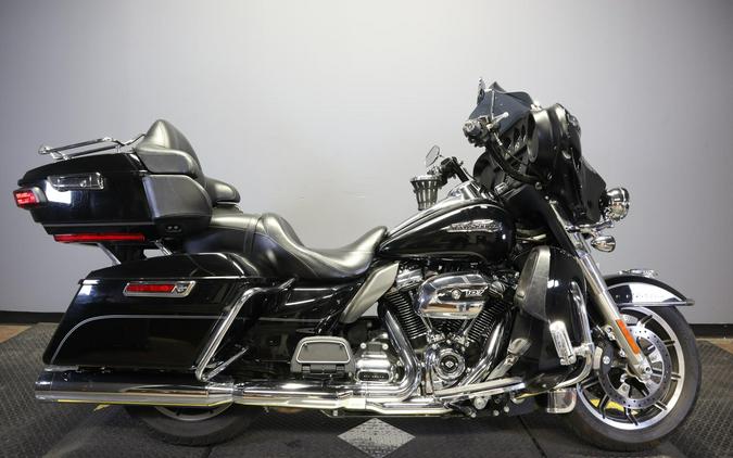 2017 Harley-Davidson Electra Glide Ultra Classic Vivid Black