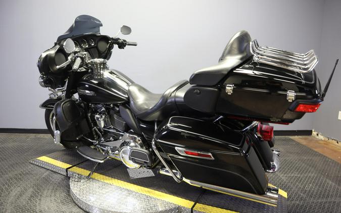 2017 Harley-Davidson Electra Glide Ultra Classic Vivid Black
