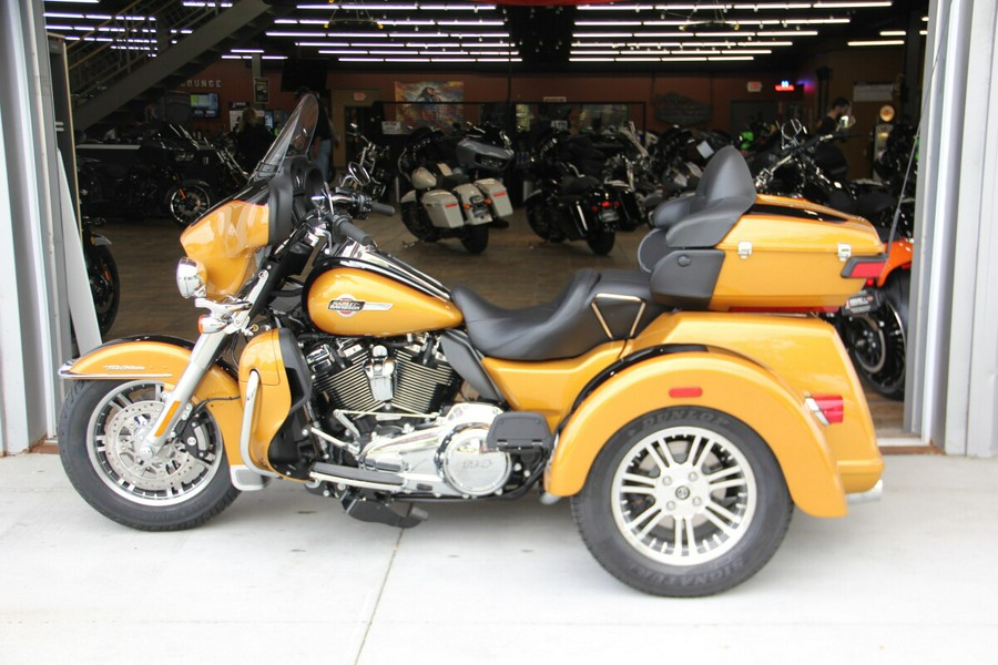 2023 Harley-Davidson Tri Glide Ultra Prospect Gold / Vivid Black (Chrome Fin