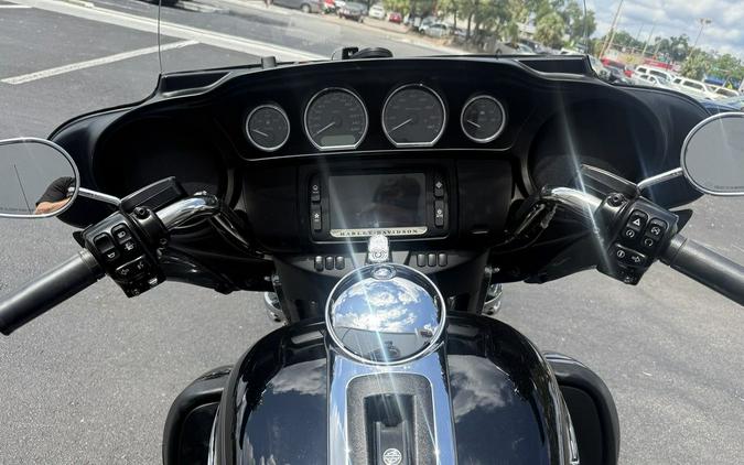 2017 Harley-Davidson® FLHTCU - Electra Glide® Ultra Classic®