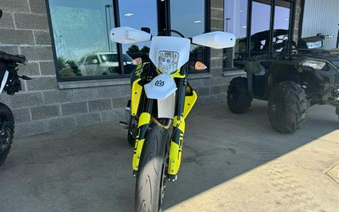 2024 Husqvarna 701 Supermoto