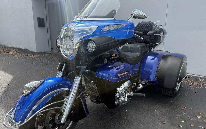 2018 Indian Motorcycle® Roadmaster® Elite ABS Cobalt Candy / Black Crystal w/ 23K Gold Trim