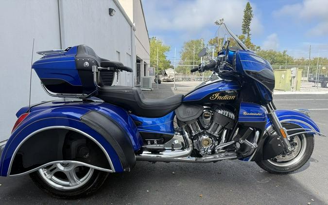 2018 Indian Motorcycle® Roadmaster® Elite ABS Cobalt Candy / Black Crystal w/ 23K Gold Trim