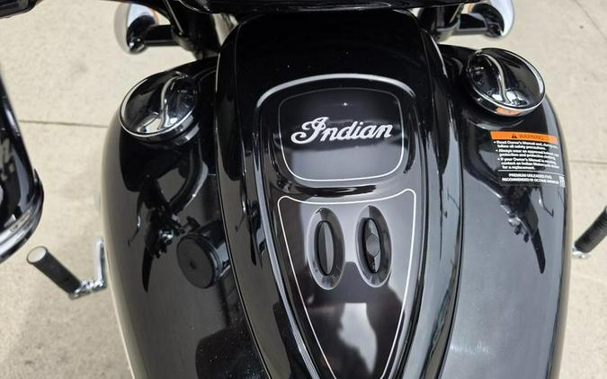 2021 Indian Motorcycle® Chieftain® Limited Thunder Black Pearl