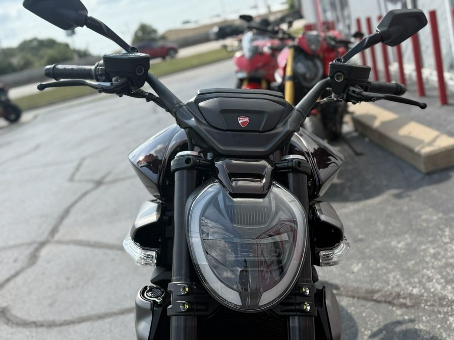 2027 Ducati Xdiavel V4 Black Lava DEMO - 003177