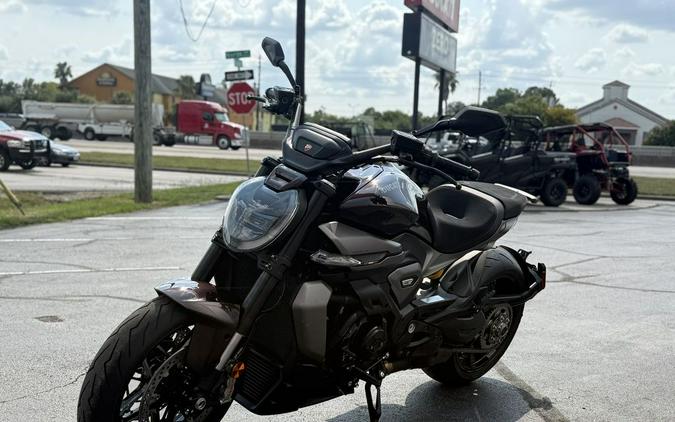 2027 Ducati Xdiavel V4 Black Lava DEMO - 003177