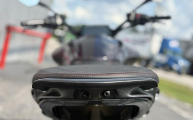 2027 Ducati Xdiavel V4 Black Lava DEMO - 003177