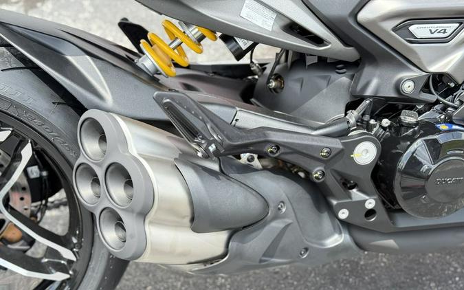 2027 Ducati Xdiavel V4 Burning Red - 003191