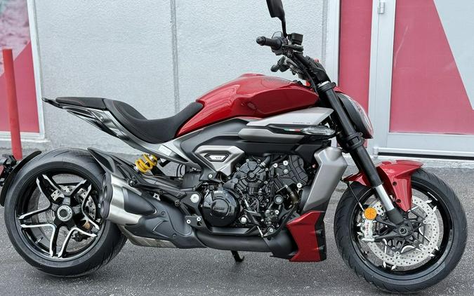 2027 Ducati Xdiavel V4 Burning Red - 003191