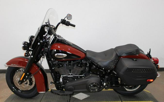 Harley-Davidson Heritage Classic 2024 FLHCS 84423641 RED ROCK/BLACK W/ PINSTRIPE