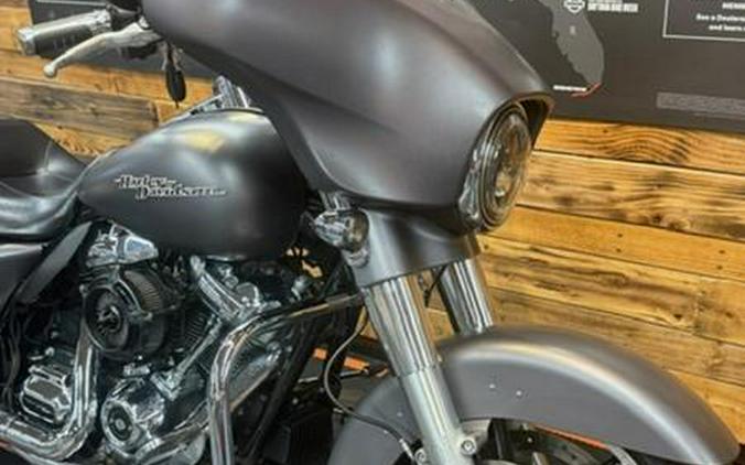 2017 Harley-Davidson® FLHXS - Street Glide® Special