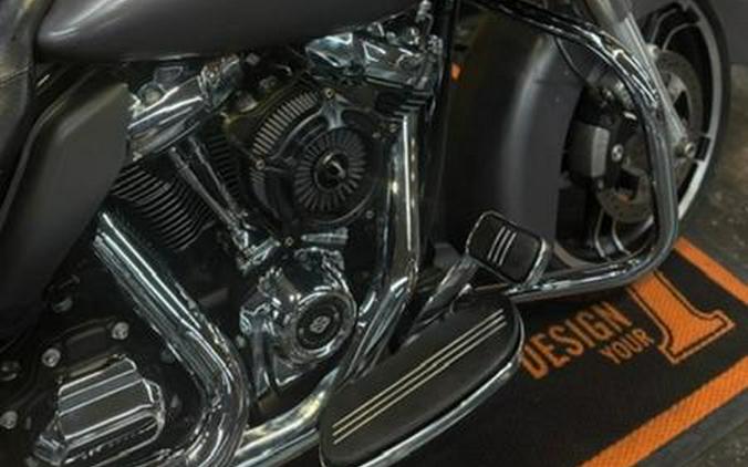 2017 Harley-Davidson® FLHXS - Street Glide® Special