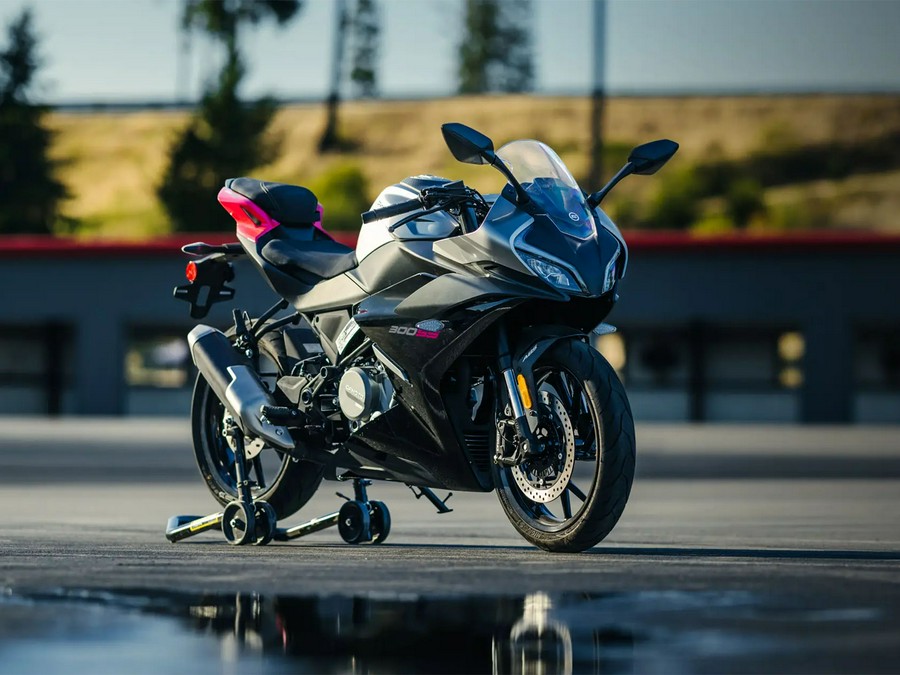 2025 CFMOTO SS 300