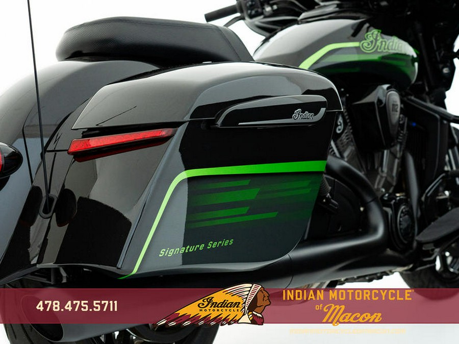 2026 Indian Motorcycle® Chieftain PowerPlus Dark Horse Signature Series Abyss Metallic / Cypher Gr