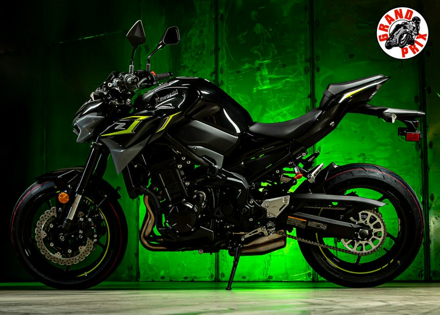 2024 Kawasaki Z900 ABS Metallic Spark Black/Metallic Matte Dark Gray