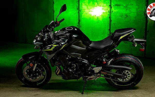 2024 Kawasaki Z900 ABS Metallic Spark Black/Metallic Matte Dark Gray