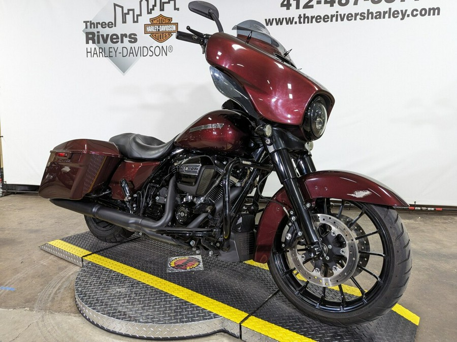 2018 Harley-Davidson Street Glide Special Twisted Cherry