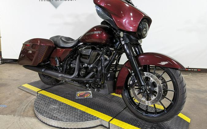 2018 Harley-Davidson Street Glide Special Twisted Cherry