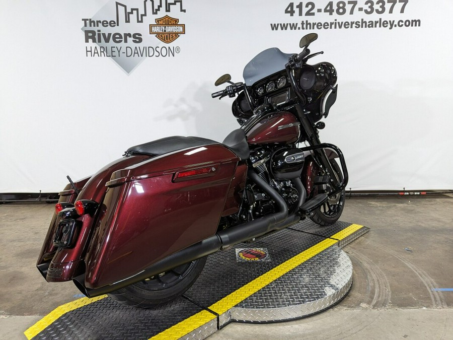 2018 Harley-Davidson Street Glide Special Twisted Cherry