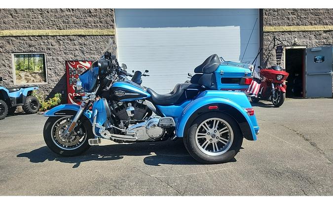 2011 Harley-Davidson® TRIKE TRI GLIDE ULTRA CLASSIC 103" - COOL BLUE PEARL