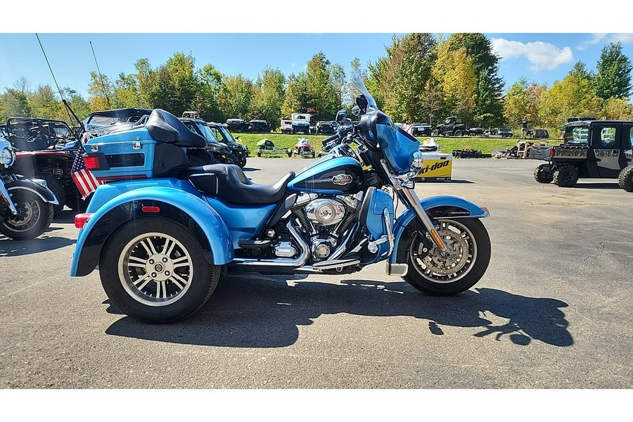 2011 Harley-Davidson® TRIKE TRI GLIDE ULTRA CLASSIC 103" - COOL BLUE PEARL