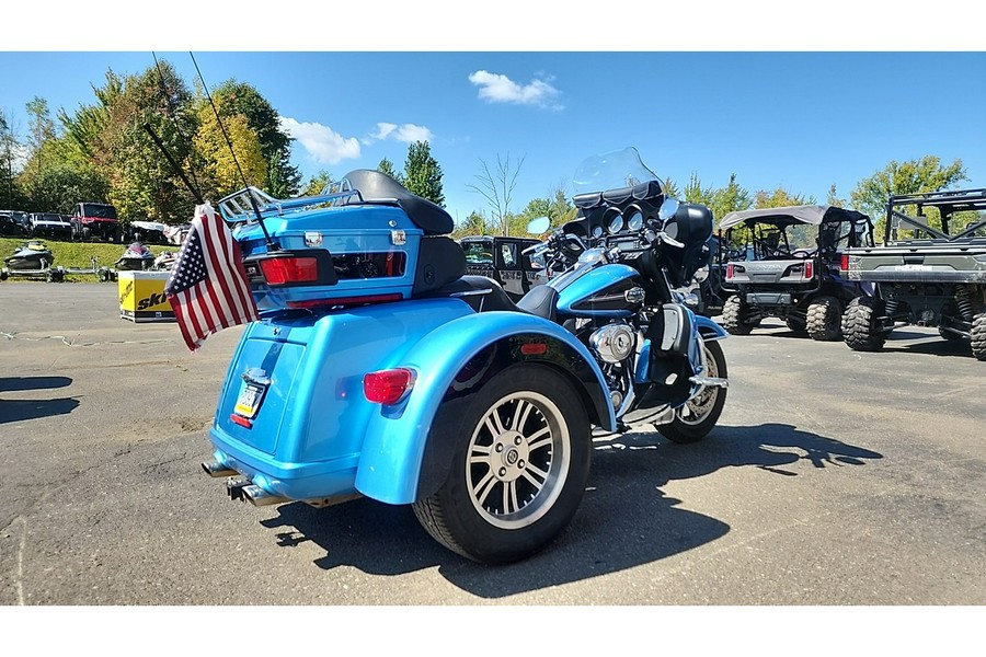 2011 Harley-Davidson® TRIKE TRI GLIDE ULTRA CLASSIC 103" - COOL BLUE PEARL
