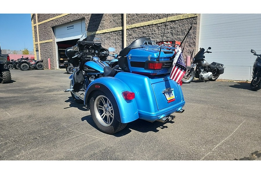 2011 Harley-Davidson® TRIKE TRI GLIDE ULTRA CLASSIC 103" - COOL BLUE PEARL