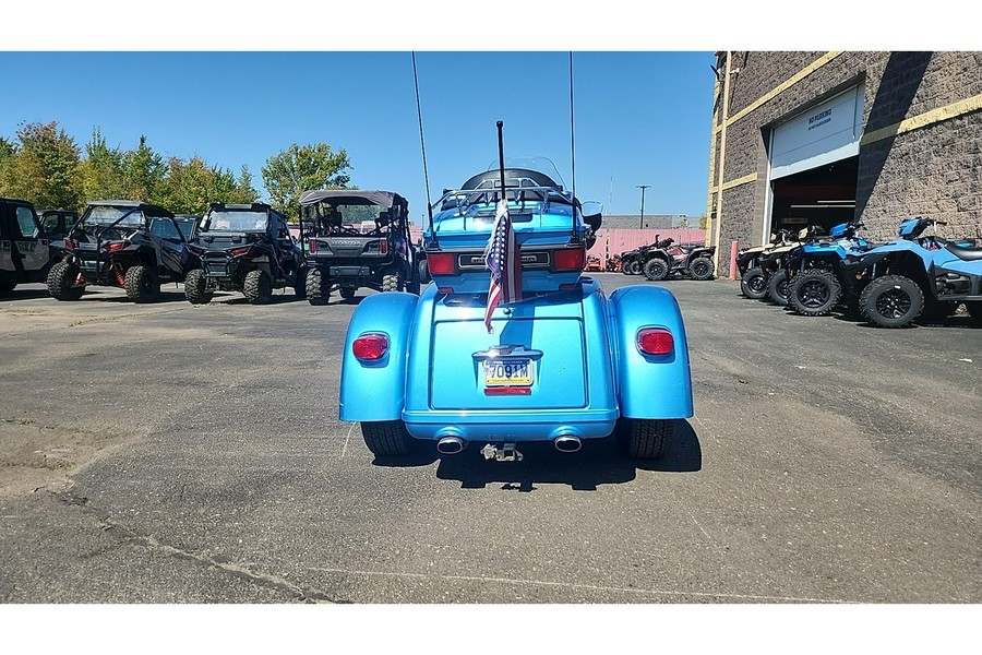 2011 Harley-Davidson® TRIKE TRI GLIDE ULTRA CLASSIC 103" - COOL BLUE PEARL