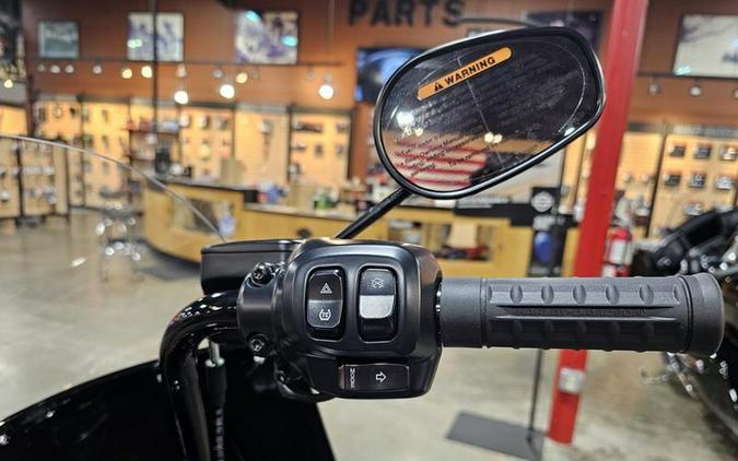 2025 Harley-Davidson® FLHC - Heritage Classic