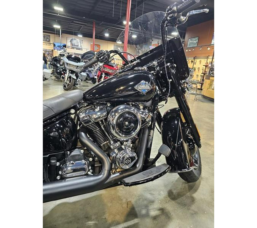 2025 Harley-Davidson® FLHC - Heritage Classic