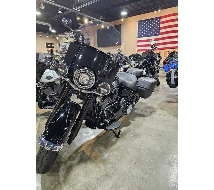 2025 Harley-Davidson® FLHC - Heritage Classic