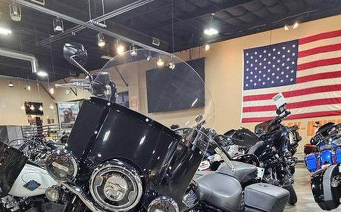 2025 Harley-Davidson® FLHC - Heritage Classic