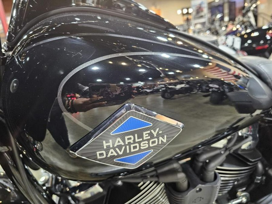 2025 Harley-Davidson® FLHC - Heritage Classic